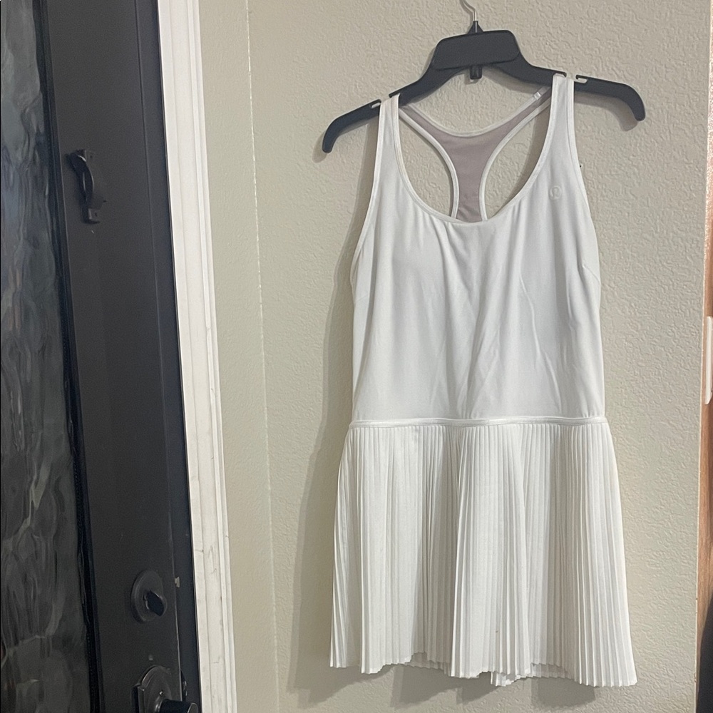 Lululemon scoop-neck